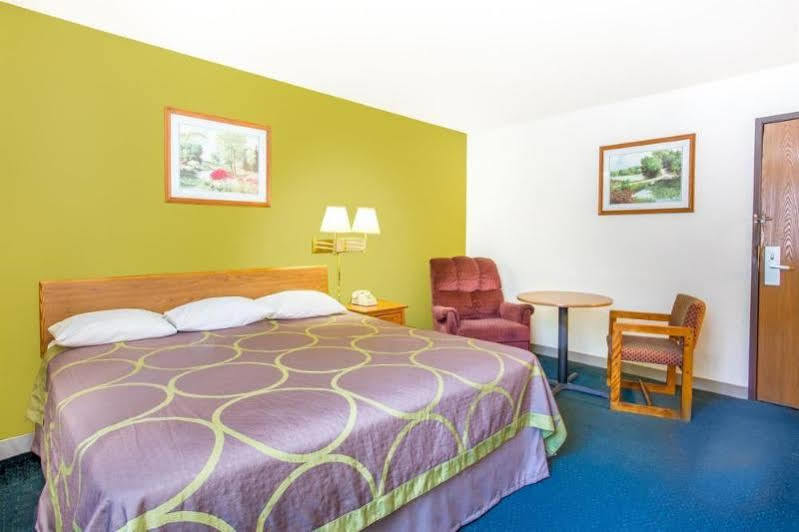 Super 8 By Wyndham Richmond/Chamberlayne Rd Hotel Yellow Tavern Eksteriør billede