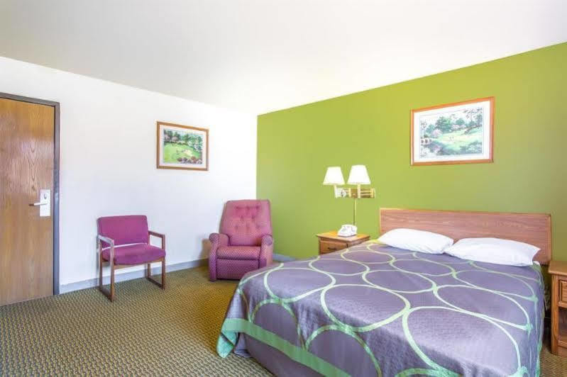 Super 8 By Wyndham Richmond/Chamberlayne Rd Hotel Yellow Tavern Eksteriør billede